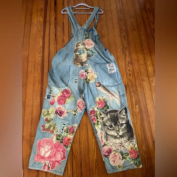 Magnolia Pearl Floral Applique Overalls 040 Washed Indigo - Picture 3 of 9